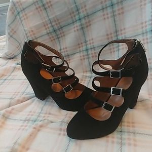 Report 4 buckle heels